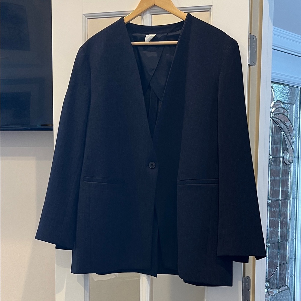 SPANX Perfect collarless blazer in navy pinstripe-wardrobe staple! Like new.